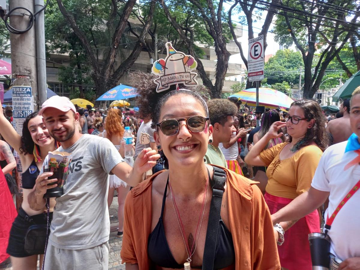 Rafaella comemorou os 28 anos de idade durante o desfile do bloco (Michael Martins)