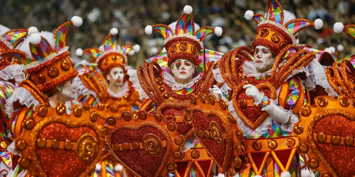 Desfile  Escolas do Grupo Especial no Sambódromo do Anhembi, escola de Samba Mocidade Alegre (Paulo Pinto/Agência Brasil)