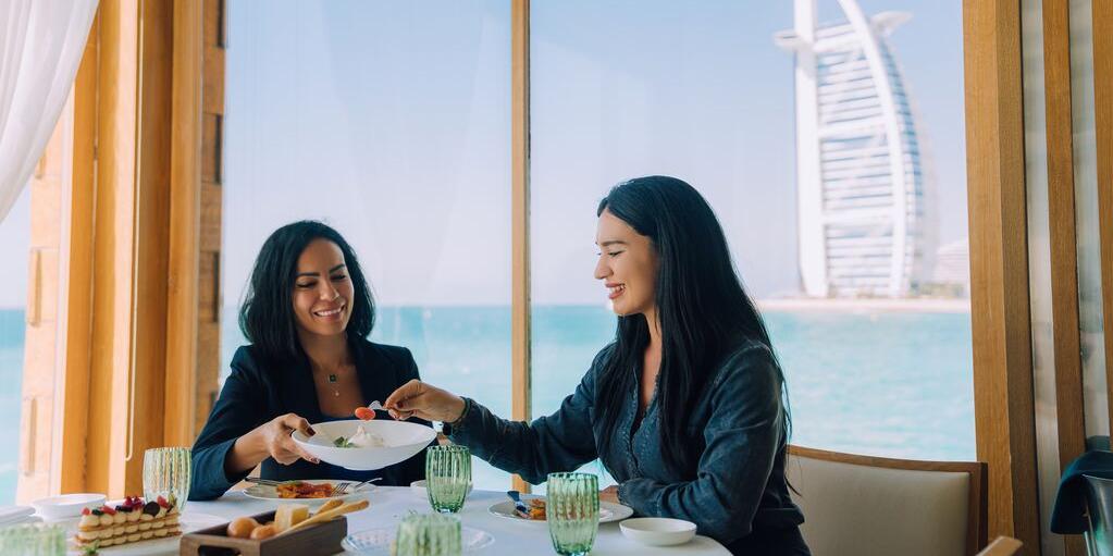 Estudo também destaca que Dubai é a segunda cidade do mundo em relação à densidade de opções gastronômicas, com mais de 13 mil restaurantes e cafés (Divulgação / Dubai)