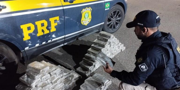 Homem é preso quando transportava 100 kg de maconha