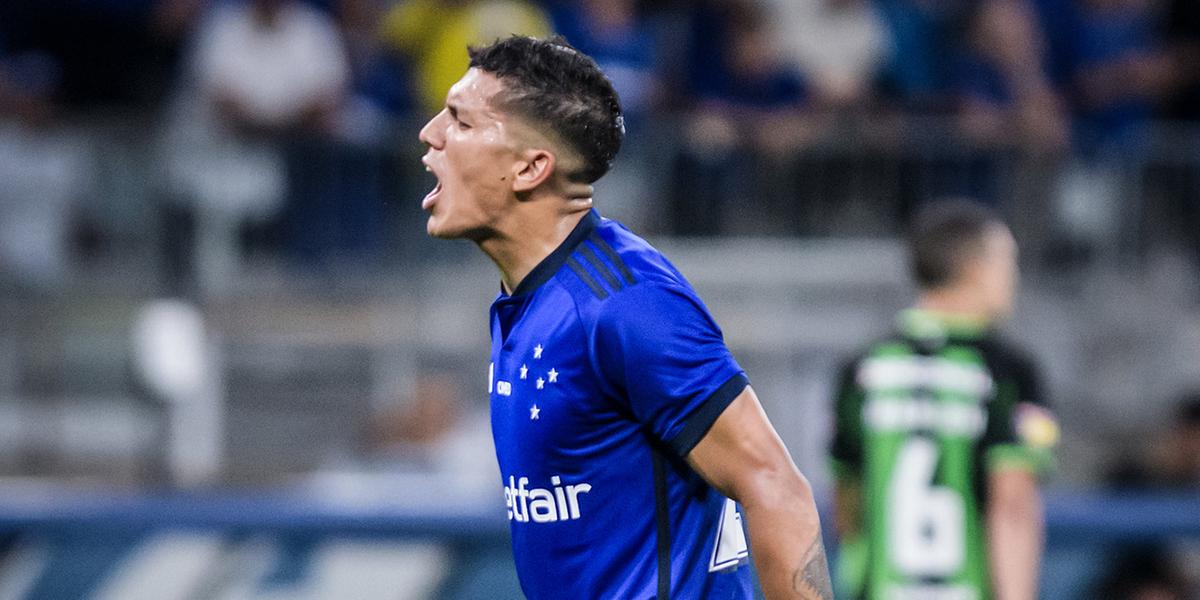 Lucas Romero pode pegar gancho de 4 a 12 partidas no Mineiro (Gustavo Aleixo / Cruzeiro)