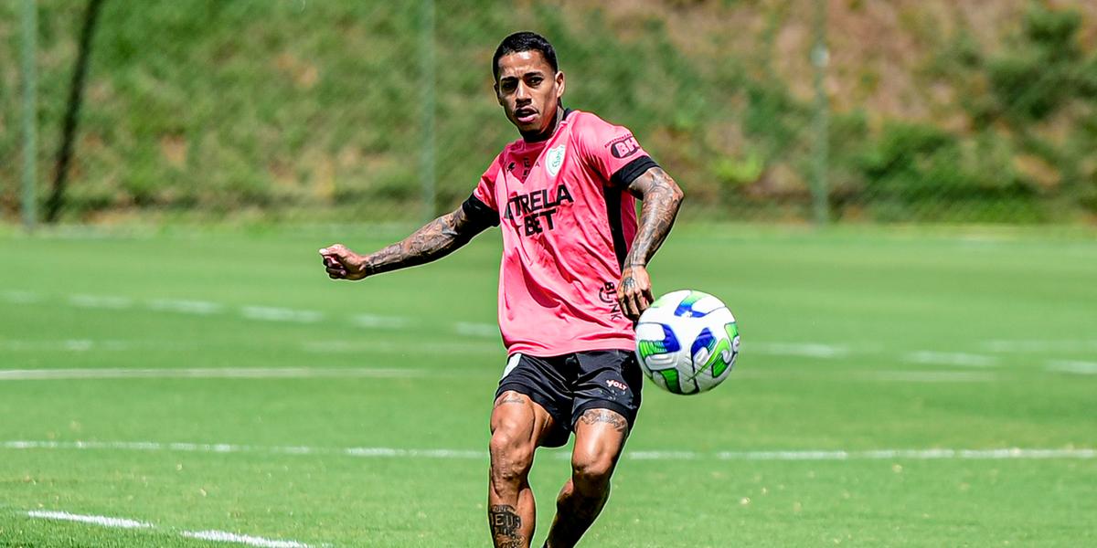Matheusinho marcou o gol do Coelho no clássico contra o Atlético (Mourão Panda/ América)