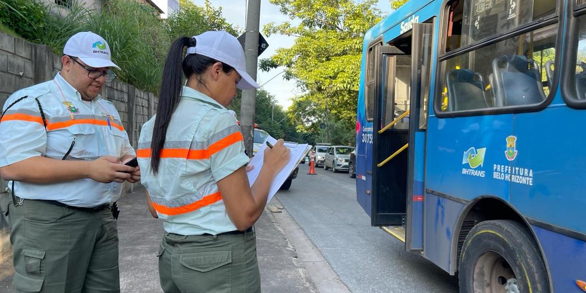 Operações de fiscalização das condições dos ônibus foram intensificadas na capital (Valéria Marques)