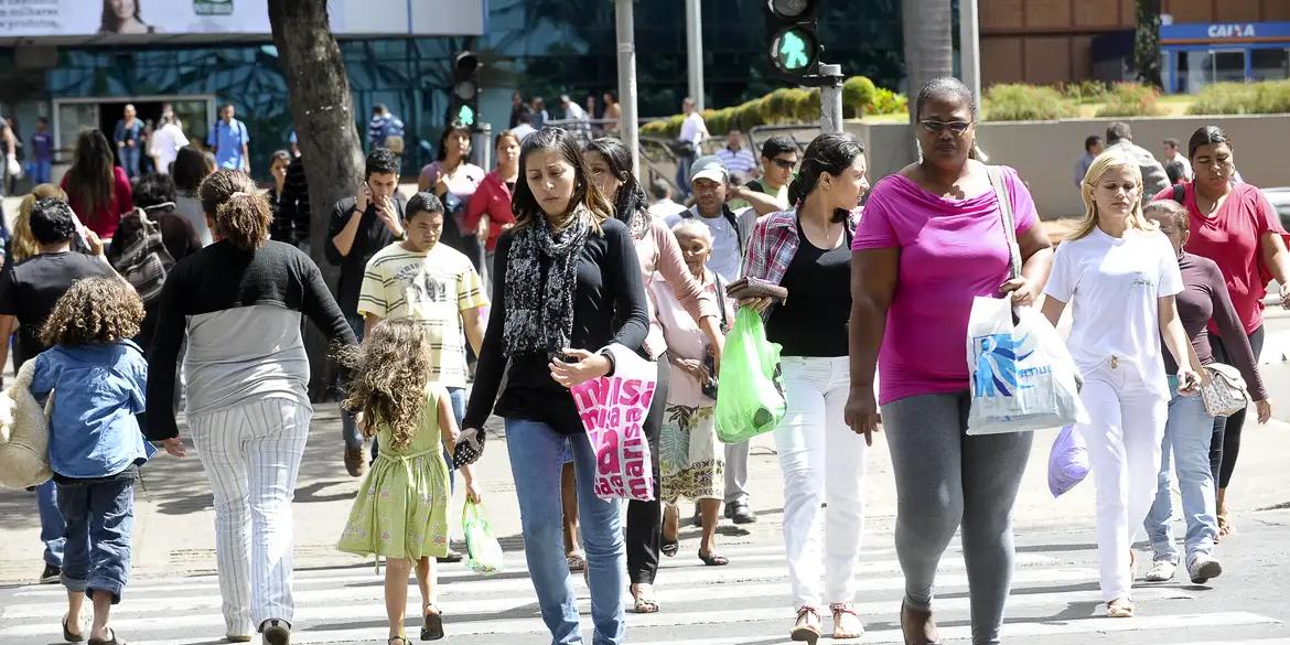 População desocupada, ou seja, aqueles que estavam em busca de trabalho, chegou a 8,3 milhões (Wilson Dias/Agência Brasil)