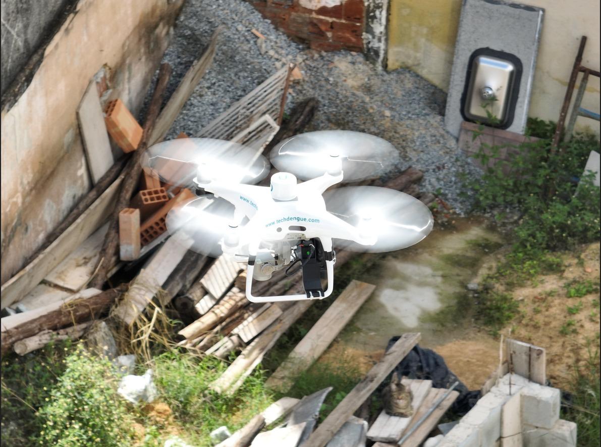 Sobrevoos de drone são realizados para mapear os locais, diagnosticar os focos e realizar o tratamento, se necessário. (Divulgação / Aero Engenharia)