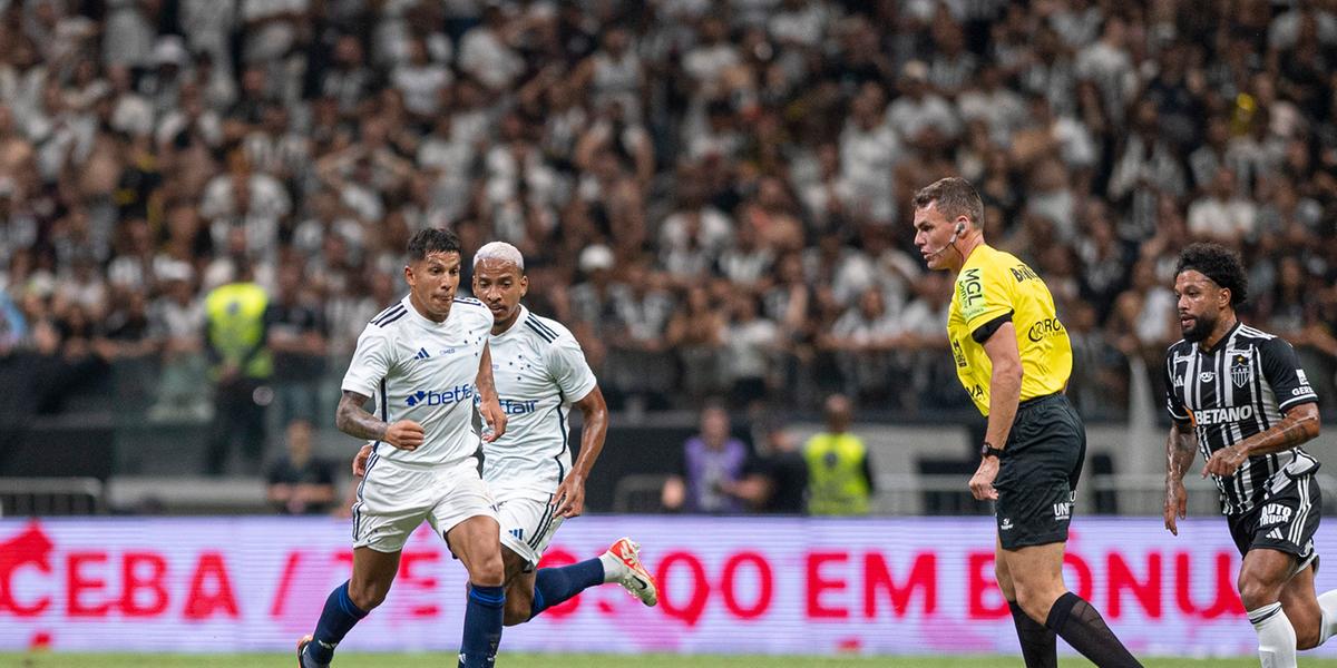Paulo César Zanovelli apitou o clássico entre Atlético e Cruzeiro na Arena MRV, em fevereiro deste ano (Staff Images/ Cruzeiro)