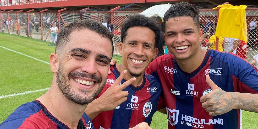 Álvaro (2x), Bruno e Johnatan garantiram a vitória do Itabirito sobre o Pouso Alegre (Reprodução / Instagram Itabirito FC)