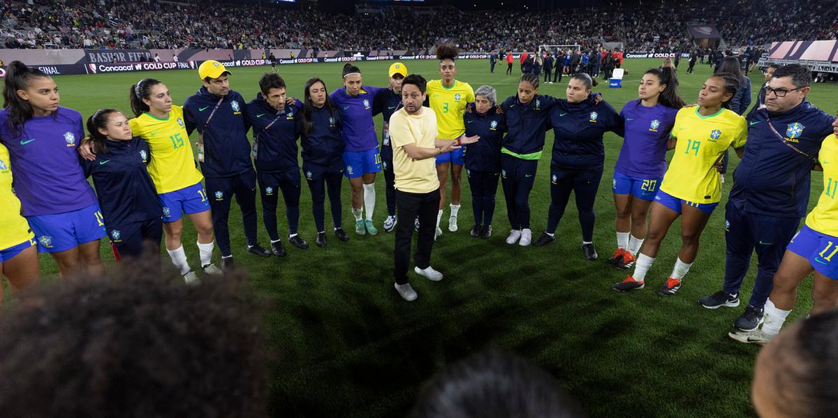 Técnico da Seleção Feminina valoriza trabalho da equipe na Copa Ouro (Leandro Lopes/CBF)