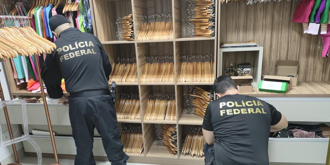 Foram cumpridos 13 mandados contra os suspeitos de lavagem de dinheiro e contrabando de cigarros  (PF/Divulgação)