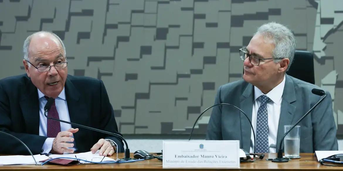 Ministro das Relações Exteriores, Mauro Vieira, durante audiência Publica na Comissão de Relações Exteriores do Senado (Lula Marques/ Agência Brasil)