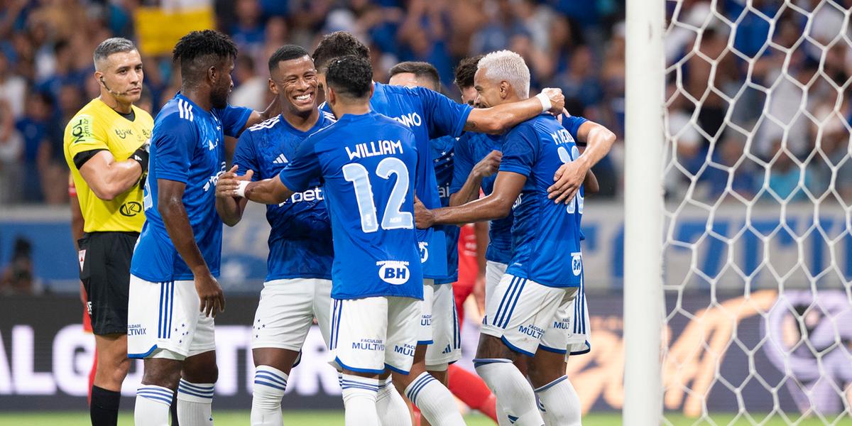 Cruzeiro confirma favoritismo, bate o Tombense no Mineirão e vai à final do Estadual