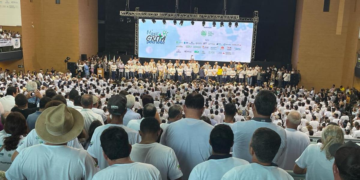 Faemg reuniu cerca de 5 mil produtores de leite em manifestação no Expominas (Valéria Marques / Hoje em Dia)