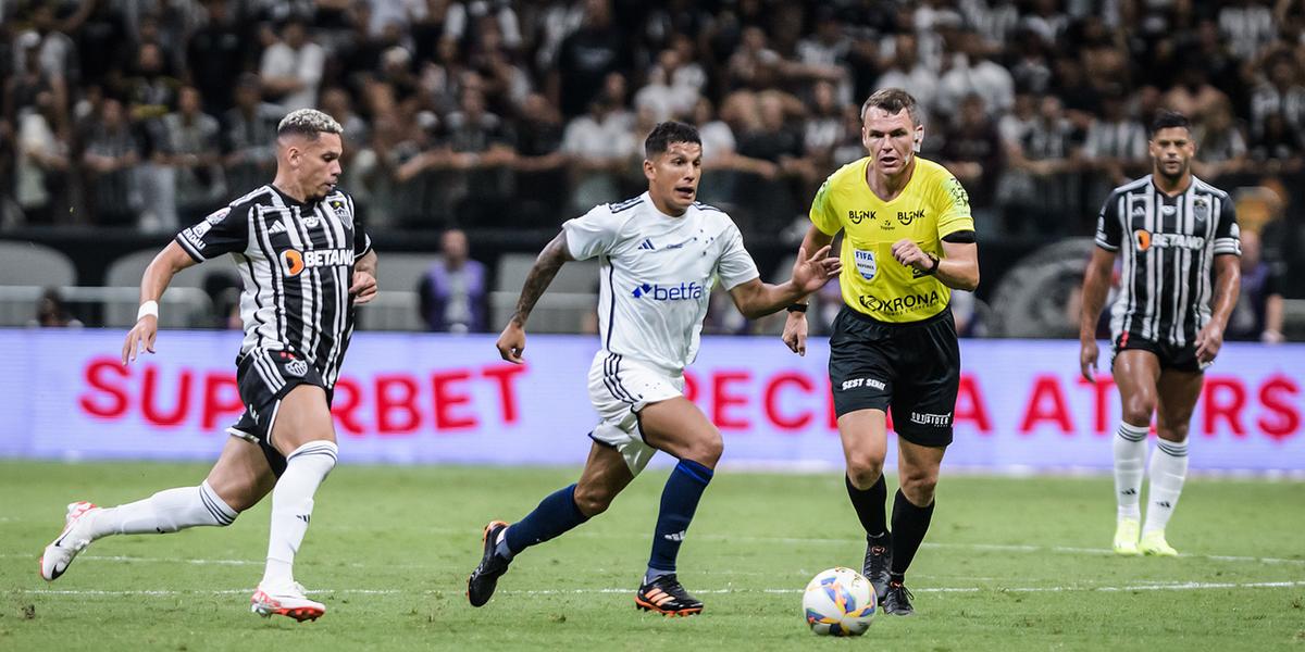 Cruzeiro venceu o Atlético na primeira fase do Campeonato Mineiro por 2 a 0 (Gustavo Aleixo/Cruzeiro)