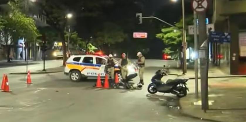 Vítima de 46 anos estava em uma scooter azul (Reprodução/TV Globo)