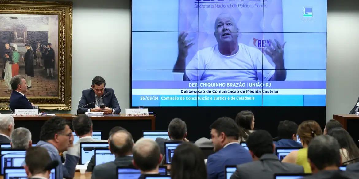 Sessão da CCJ da Câmara dos Deputados que votaria a prisão do deputado Chiquinho Brazão (Lula Marques/ Agência Brasil)