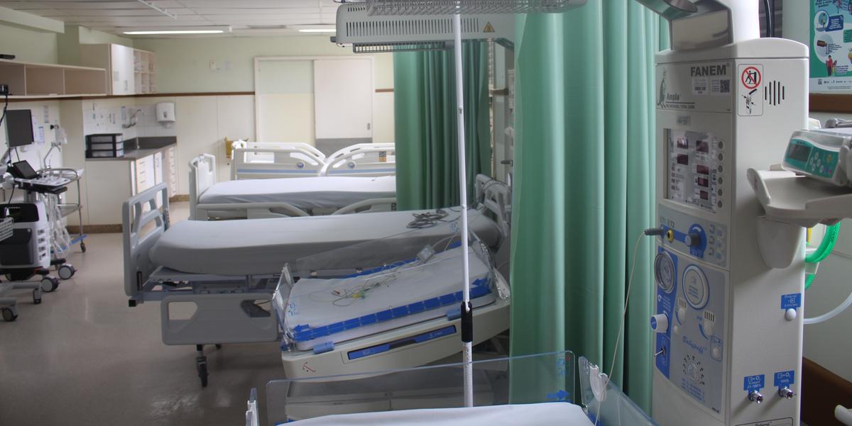 Segundo o Estado, os novos leitos estão prontos para receber pacientes e serão acionados gradualmente, conforme a demanda (Frances Campelo / Fhemig)