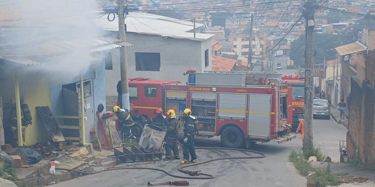 O incêndio já foi debelado e a perícia, acionada (Divulgação / CBMMG)