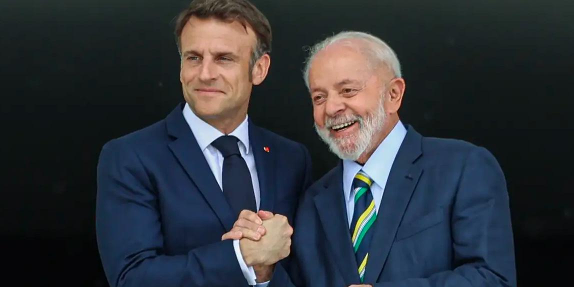 Os dois presidentes assinarem uma série de acordos, neste último dia de visitas do presidente francês ao Brasil (Fábio Charles Pozzebom / Agência Brasil)