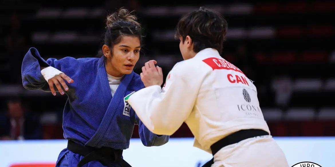 Jéssica Lima garante a prata para o Brasil (Tamara Kulumbegashvili / IJF)