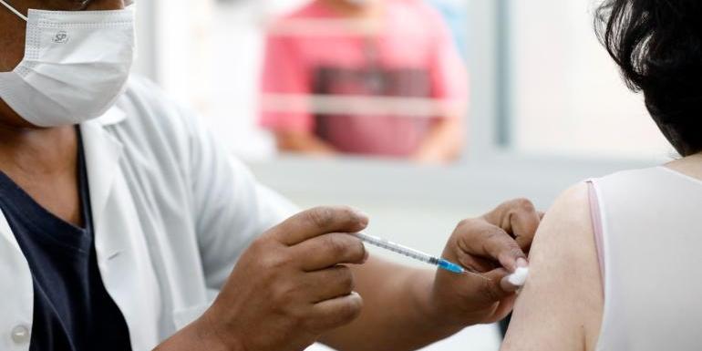 PBH aumenta público-alvo para vacinação contra a gripe (Amira Hissa/PBH)