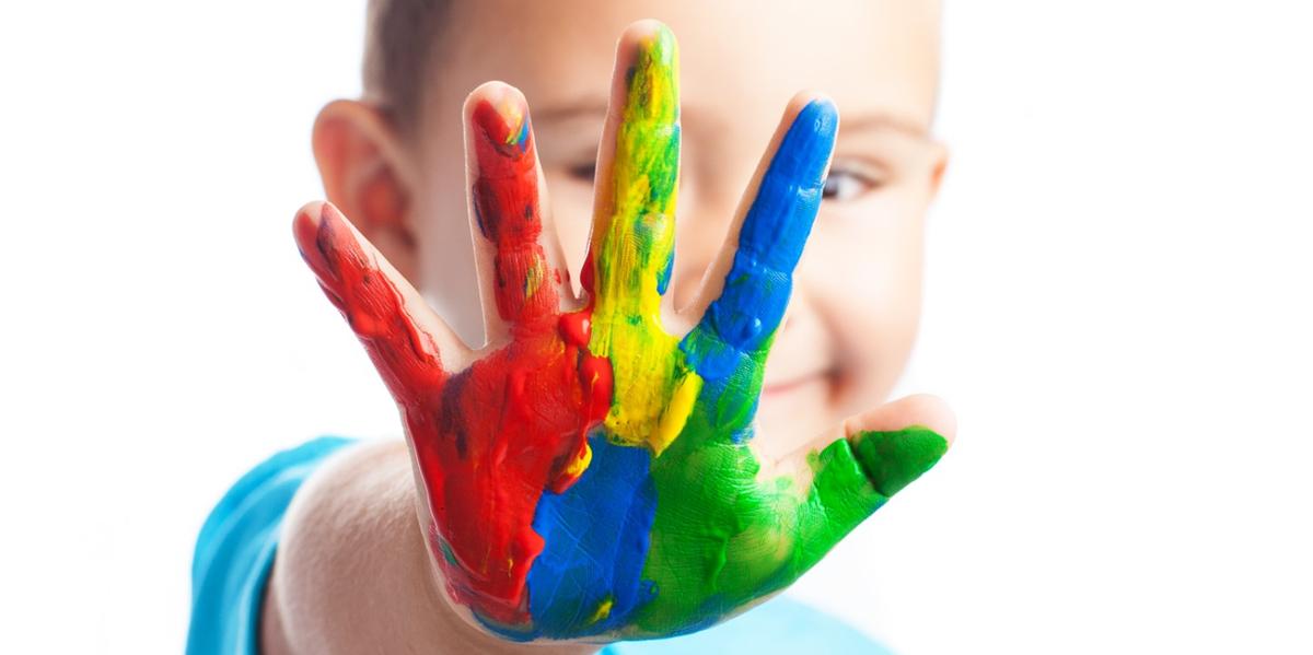 PL institui data com objetivo de discutir neurodiversidade e promover conscientização sobre autismo, além de destacar importância da inclusão e do respeito às diferenças (Asier Relampago Estúdio/Freepik)