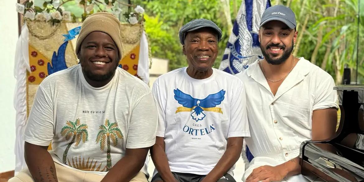 Carnavalesco André Rodrigues, Milton Nascimento e o também carnavalesco Antônio Gonzaga (Arquivo pessoal)