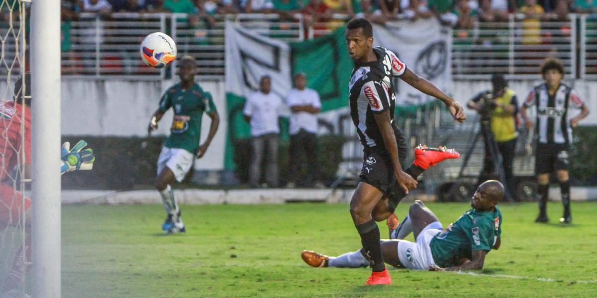 Jô entrou no segundo tempo e garantiu o gol do título alvinegro sobre a Caldense (Bruno Cantini / Atlético)