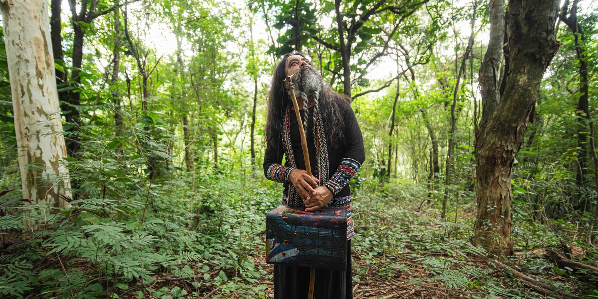 Johnny Hern tem 20 anos de dedicação à música e às artes, já realizou trabalhos nas Américas, na Europa e na Ásia. (Pablo Bernardo/Divulgação)