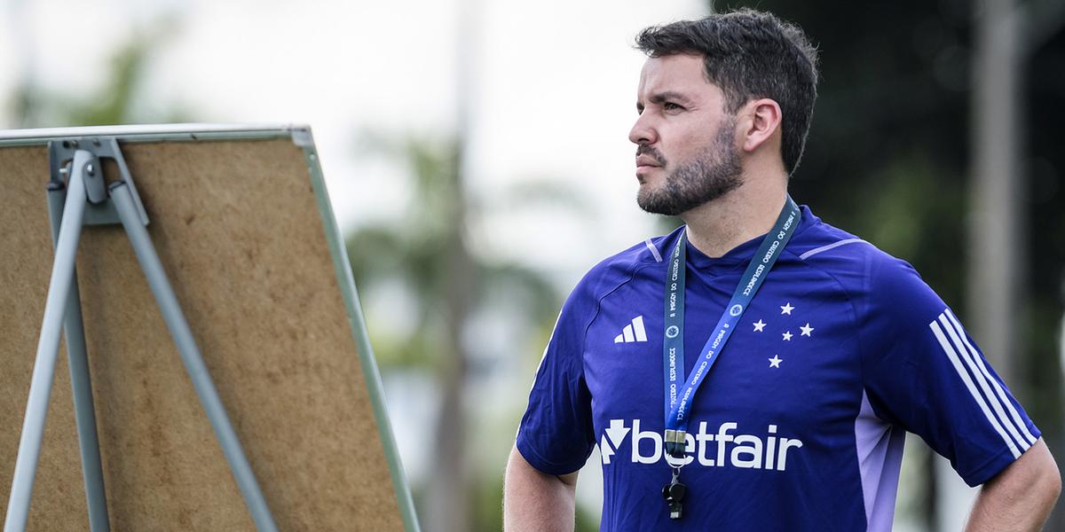 Larcamón balança no comando técnico do Cruzeiro (Gustavo Aleixo / Cruzeiro)