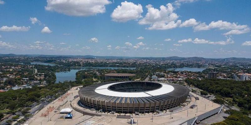 Homem foi preso em flagrante por racismo após o duelo entre Cruzeiro e Atlético (Reprodução / Twitter Mineirão)