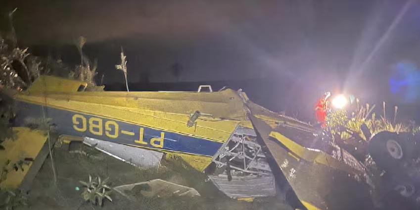 Piloto contou aos militares que o motor da aeronave falhou. (Corpo de Bombeiros/Divulgação)