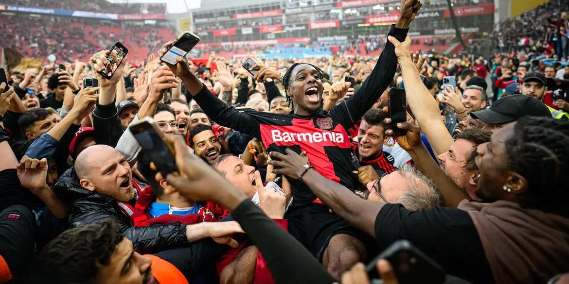 Bayer Leverkusen faz 5 a 0 no Bremen e conquista pela primeira vez o título do campeonato alemão (Reprodução Twitter/Bayer 04 Leverkusen)