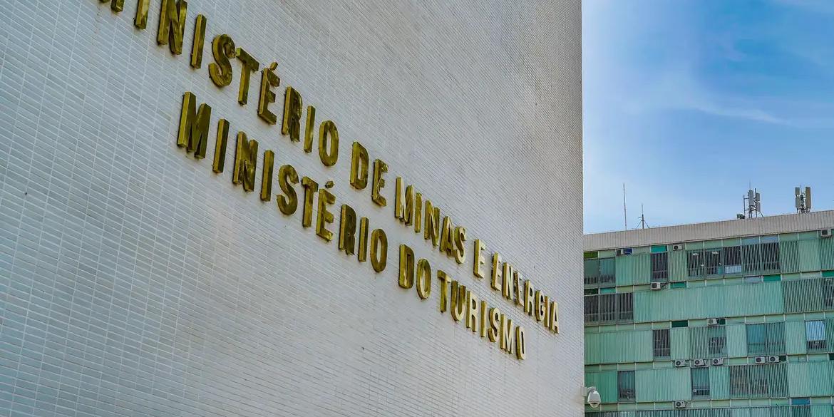 A interrupção da energia ocorreu na tarde desse domingo com o desligamento dos circuitos 1 e 2 da linha de transmissão Lechuga-Manaus, da Amazonas Energia (Rafa Neddermeyer/ Agência Brasil)