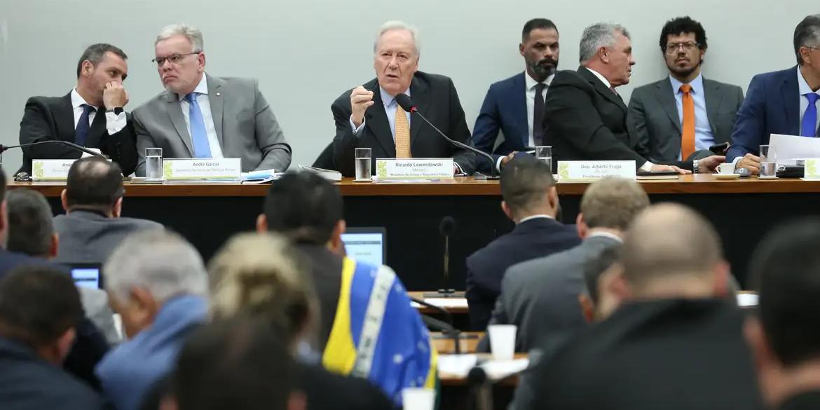 Ministro argumentou que 90% do projeto foram mantidos, incluindo a exigência de exame criminológico e a proibição para saída temporária de condenados por crimes hediondos (Lula Marques/ Agência Brasil)
