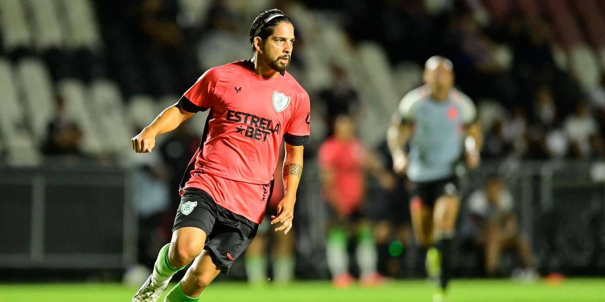 Benítez inicia como titular a série B (Mourão Panda / América)