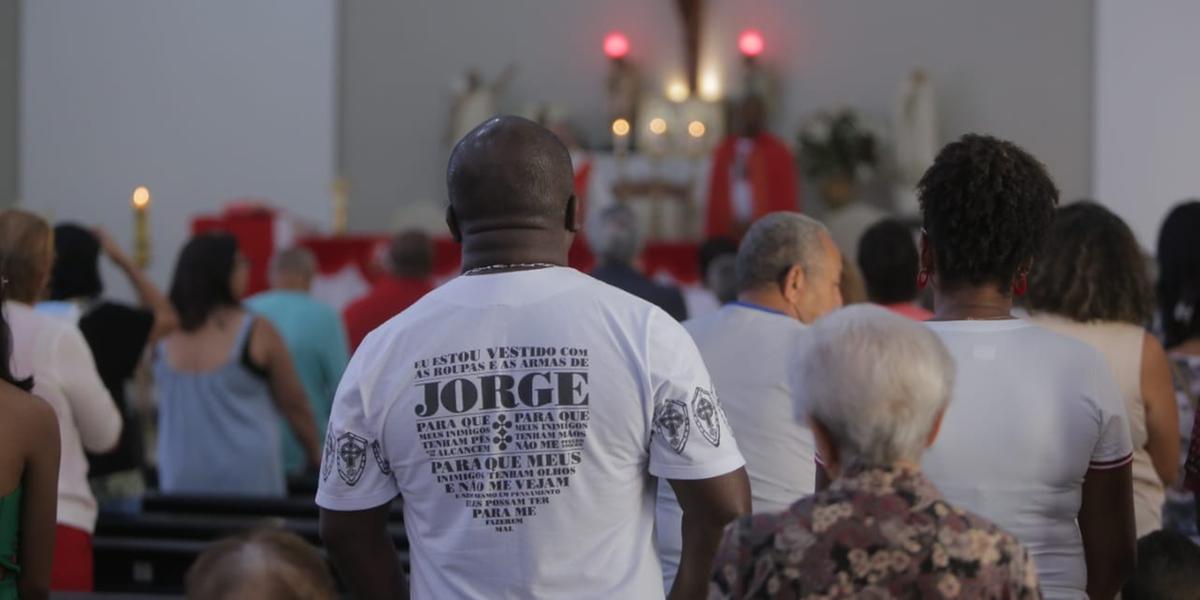 Missas para celebrar o Santo Guerreiro são realizadas nesta terça-feira na Paróquia São Jorge, no bairro Jardim América, em BH (Fernando Michel)
