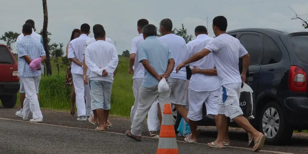 Detentos deixam o Complexo Penitenciário da Papuda para passar o Natal com familiares (Antônio Cruz/Arquivo Agência Brasil)