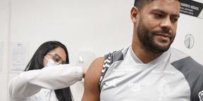Elenco alvinegro é vacinado contra a dengue (Divulgação / Atlético)