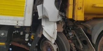 No mês passado, o motorista de uma carreta morreu após batida na traseira de outro veículo de carga, na BR-381 (Bombeiros/Divulgação)