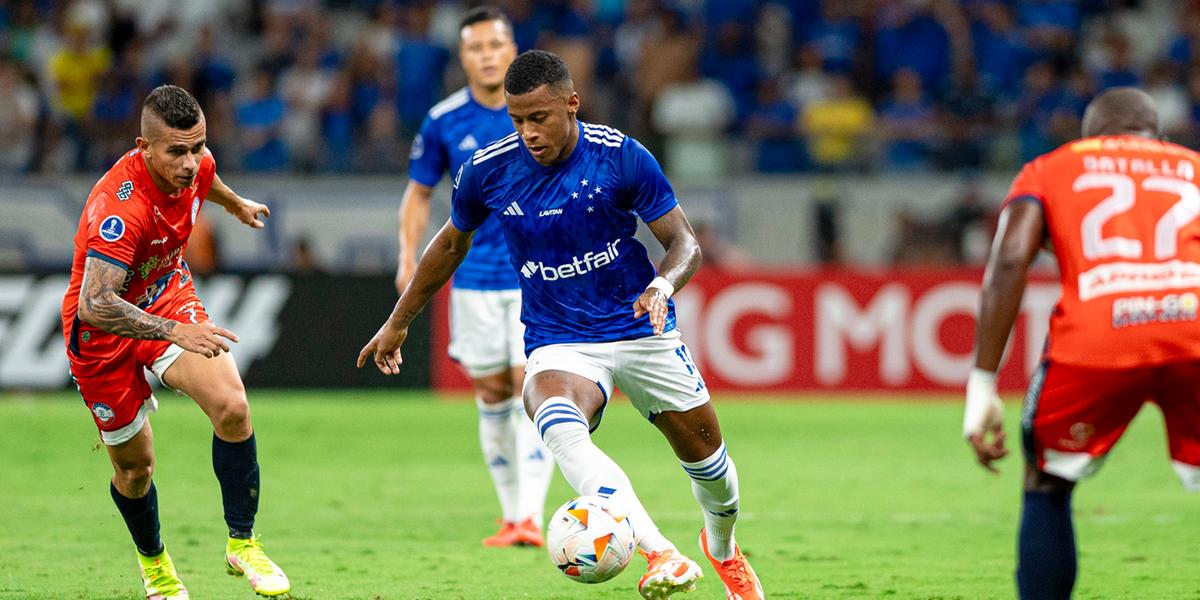 Time celeste venceu onze, empatou quatro e perdeu cinco vezes para times da Colômbia (Staff Images/ Cruzeiro)