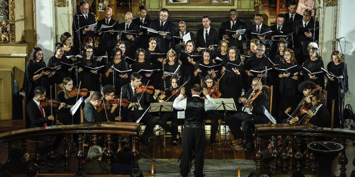 O Coral Cidade dos Profetas de Congonhas vai apresentar um repertório de música colonial  a partir das 12h, na Igreja São José (Pedro Vilela)