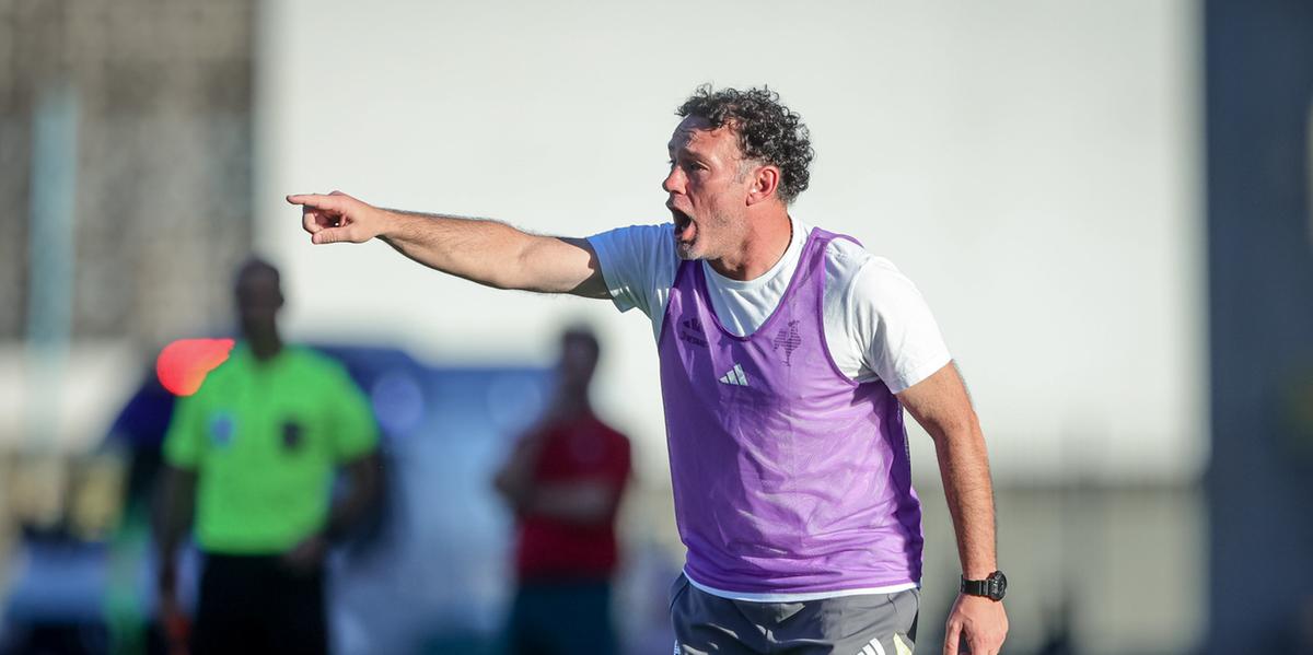 Técnico Gabriel Milito durante jogo do Atlético contra o Fluminense (Pedro Souza/ Atlético)