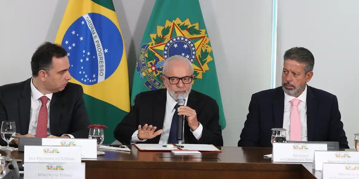 Presidente do Senado, Rodrigo Pacheco, presidente Lula e o presidente da Câmara, Arthur Lira (Valter Campanato/Agência Brasil)