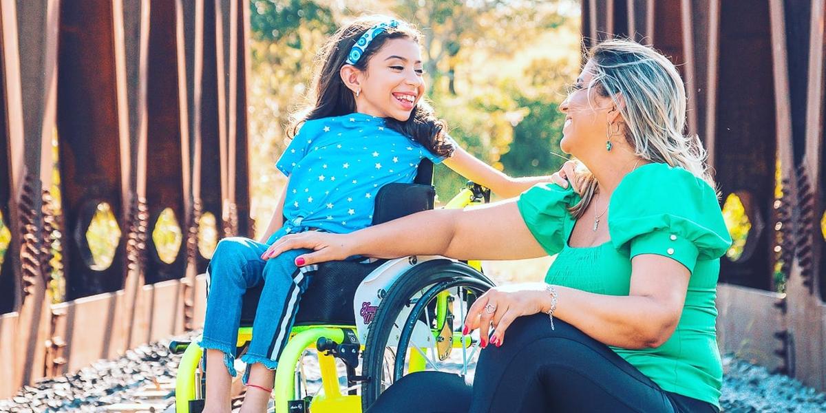 Graziela França com a filha Isadora, de 13 anos (Arquivo pessoal)