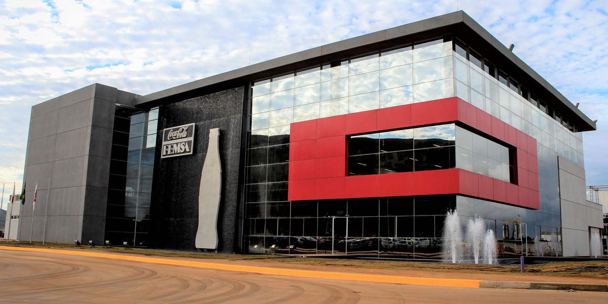 Coca-Cola anunciou que tem 35 postos disponíveis na fábrica da empresa (foto) em Itabirito, região Central do Estado (Divulgação / Coca-Cola)