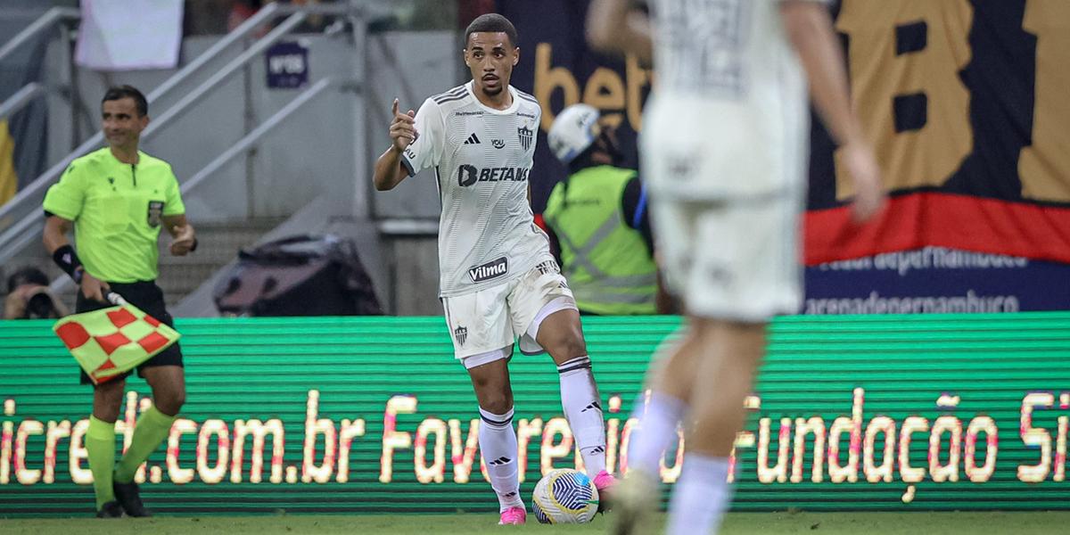 Rômulo começa a aparecer no Atlético sob o comando de Milito (Pedro Souza / Atlético)