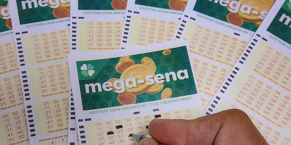 Veja os números sorteados: 07 – 24 – 29 – 41 – 46 – 60 (Rafa Neddermeyer/Agência Brasil/ARQUIVO)