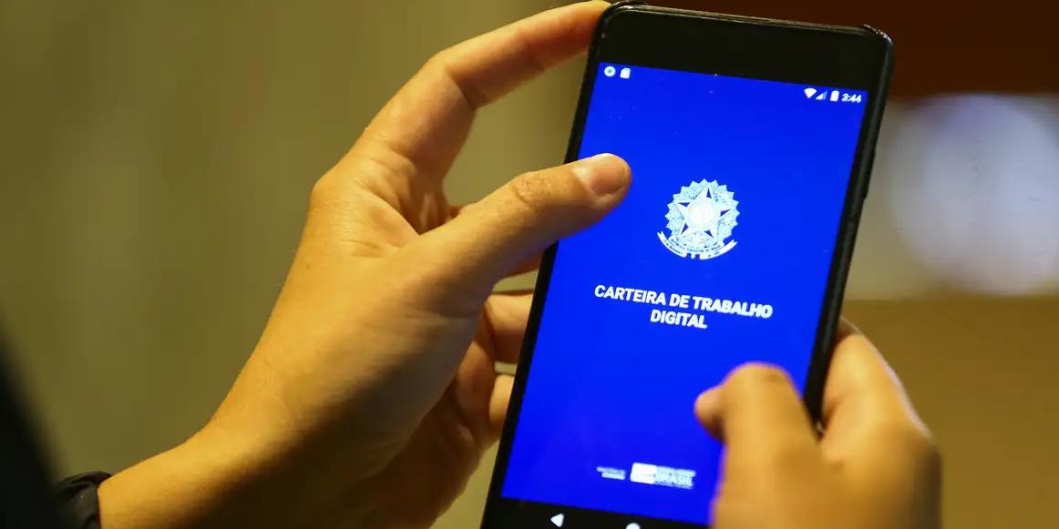 Rendimento médio ficou em R$ 3.151, com alta de 4,7% em 12 meses (Marcelo Camargo/Agência Brasil)