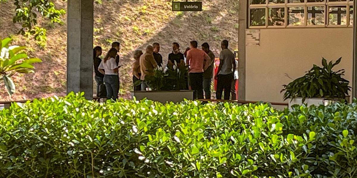 Velório começou por volta de 12h. Sepultamento está previsto para ocorrer 16h (Fernando Michel/Hoje em Dia)