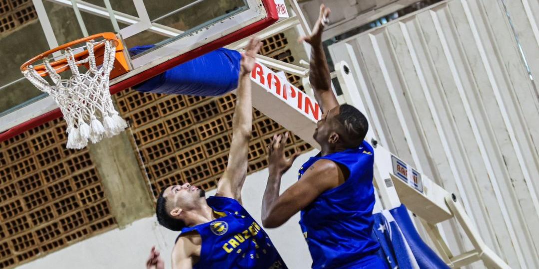 Cruzeiro inicia luta pelo bicampeonato do Brasileirão contra o Blumenau, em Santos (Reprodução / Instagram Basquete Cruzeiro)